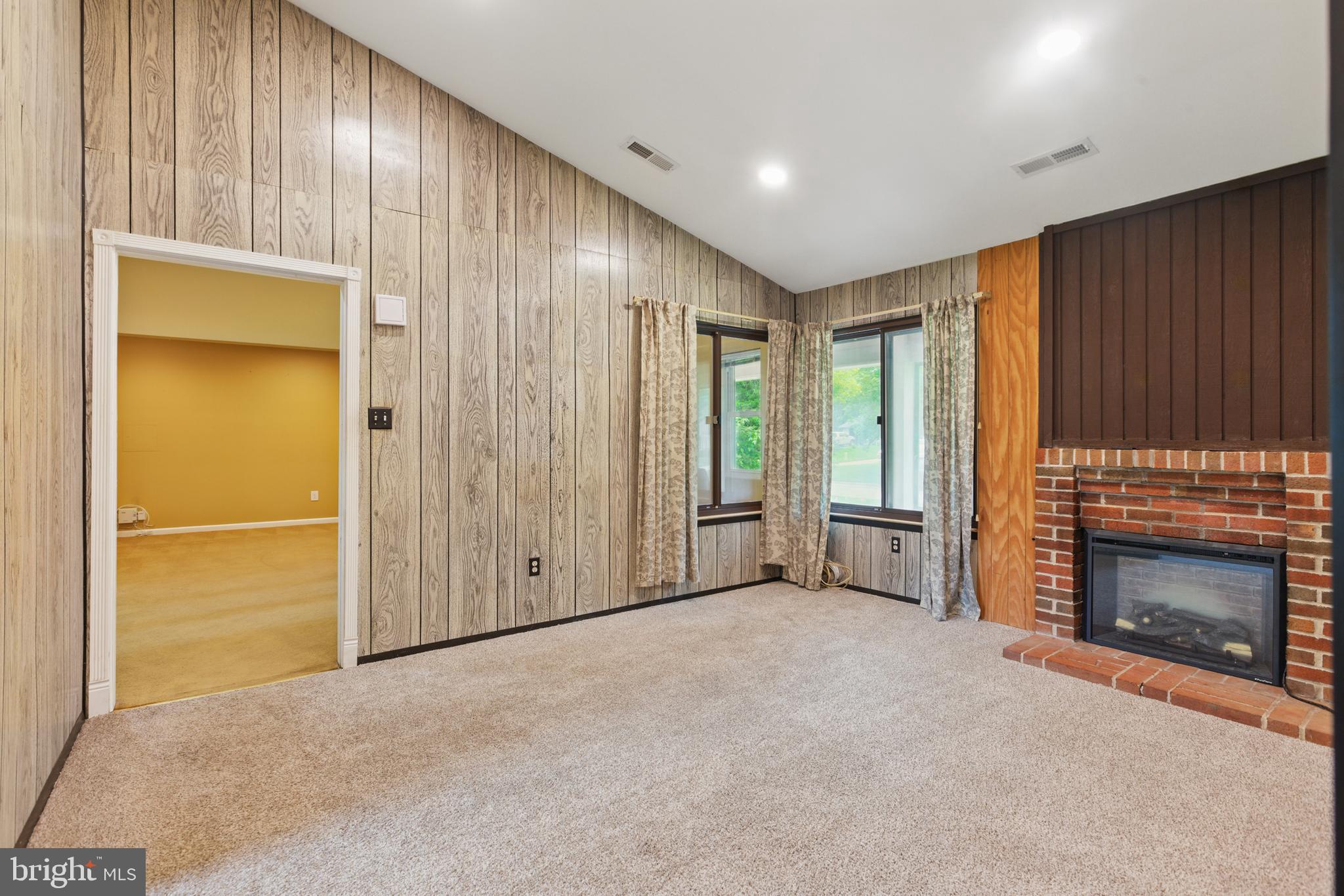 POINTER RIDGE - Residential