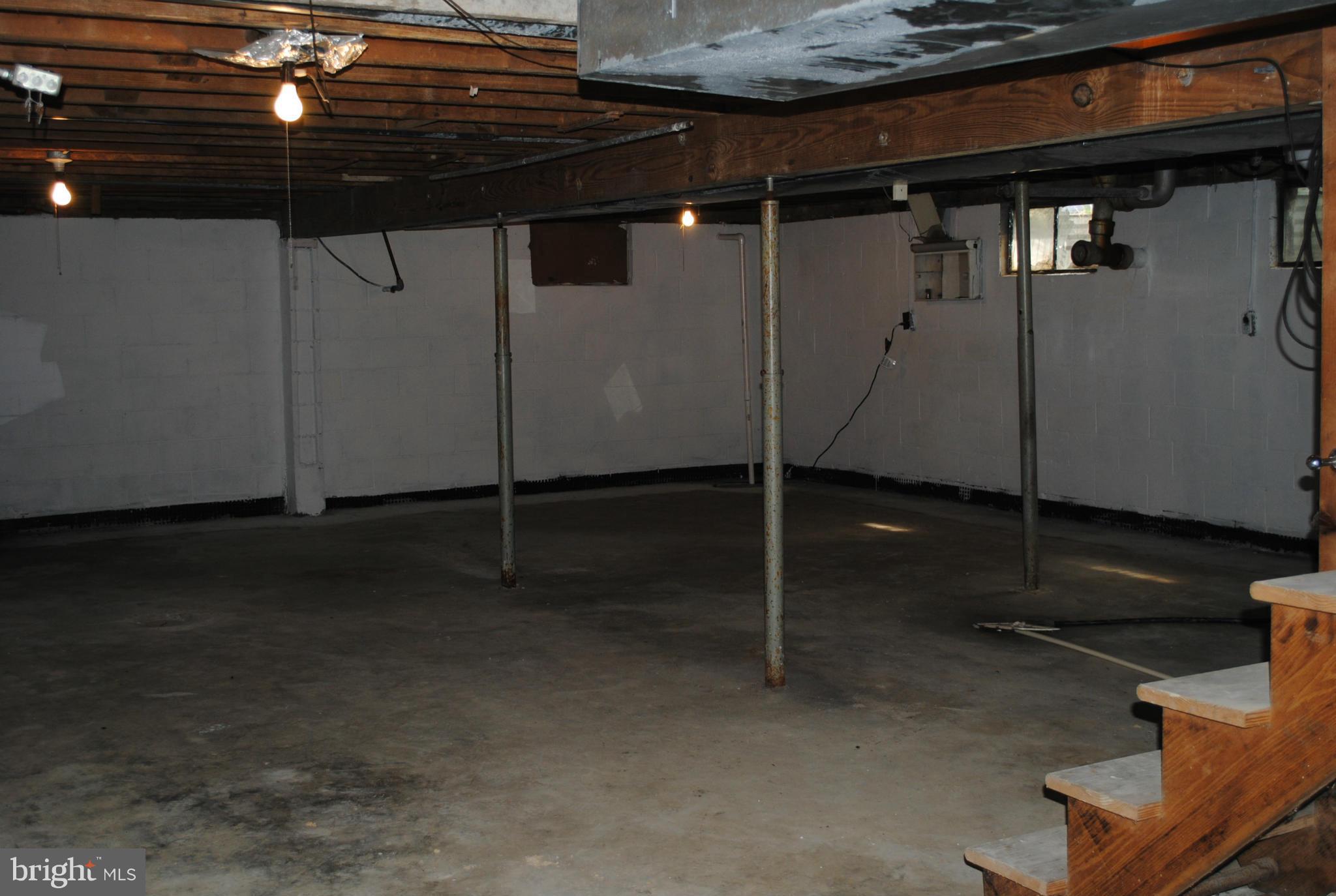 FLAT IRON - Residential