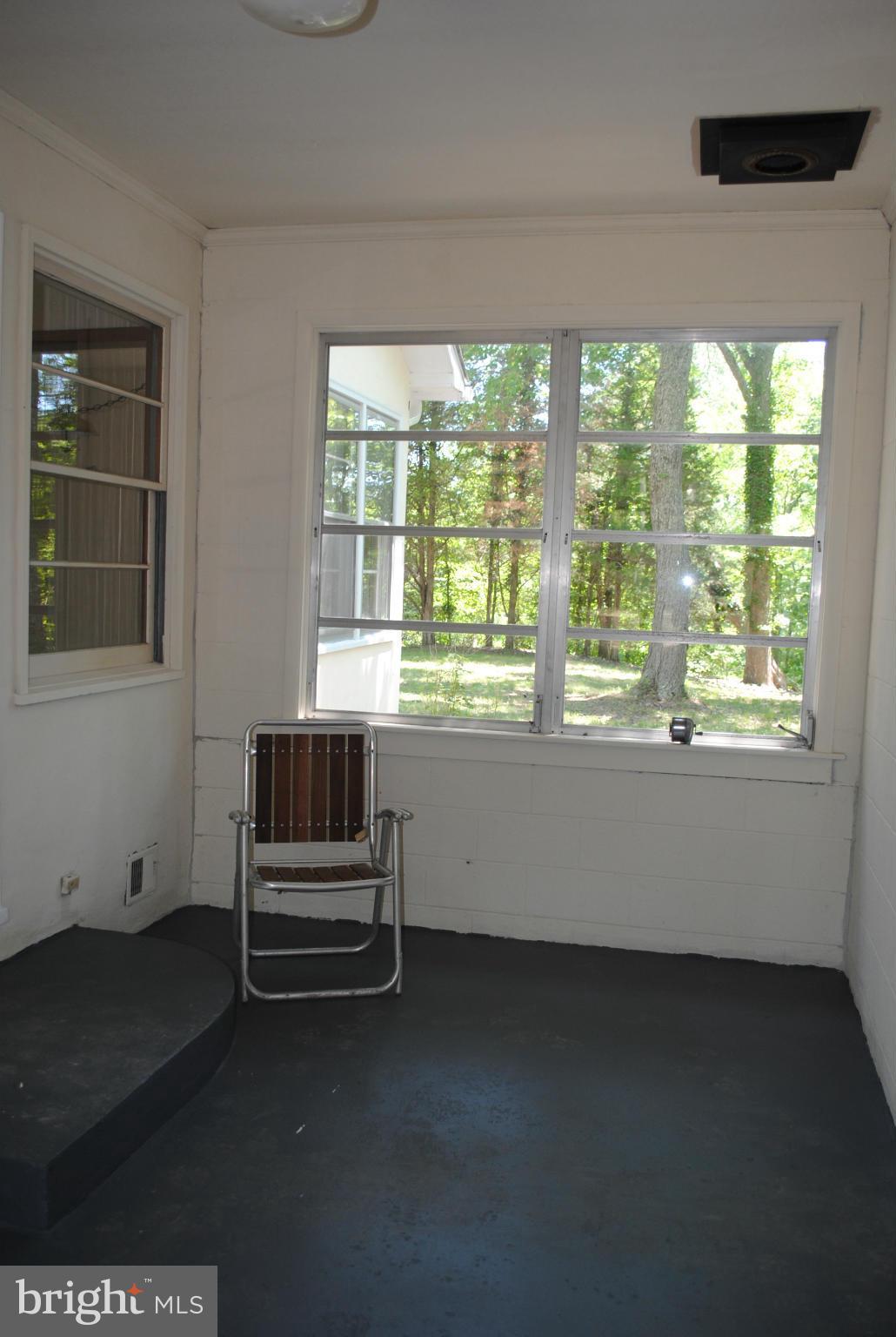 FLAT IRON - Residential