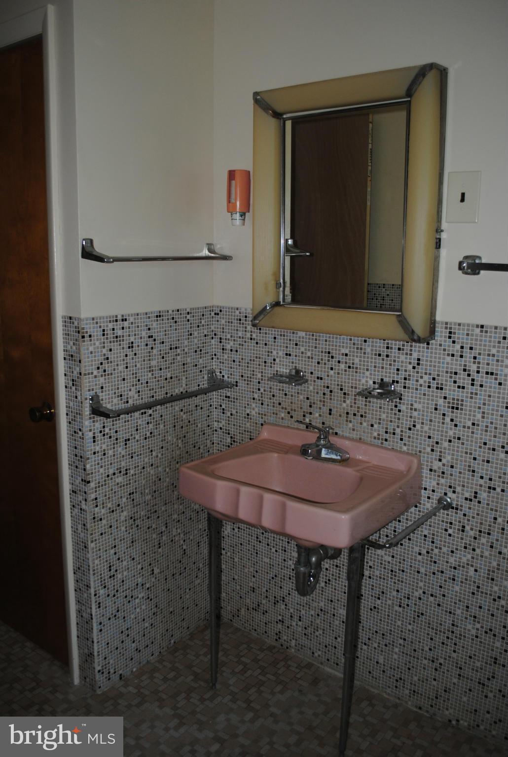 FLAT IRON - Residential