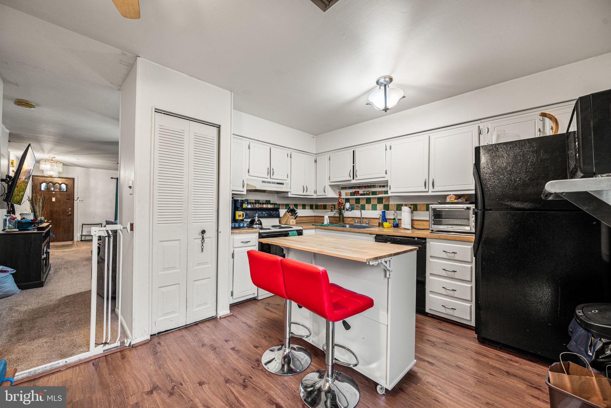 WALNUT RIDGE ESTS - Residential