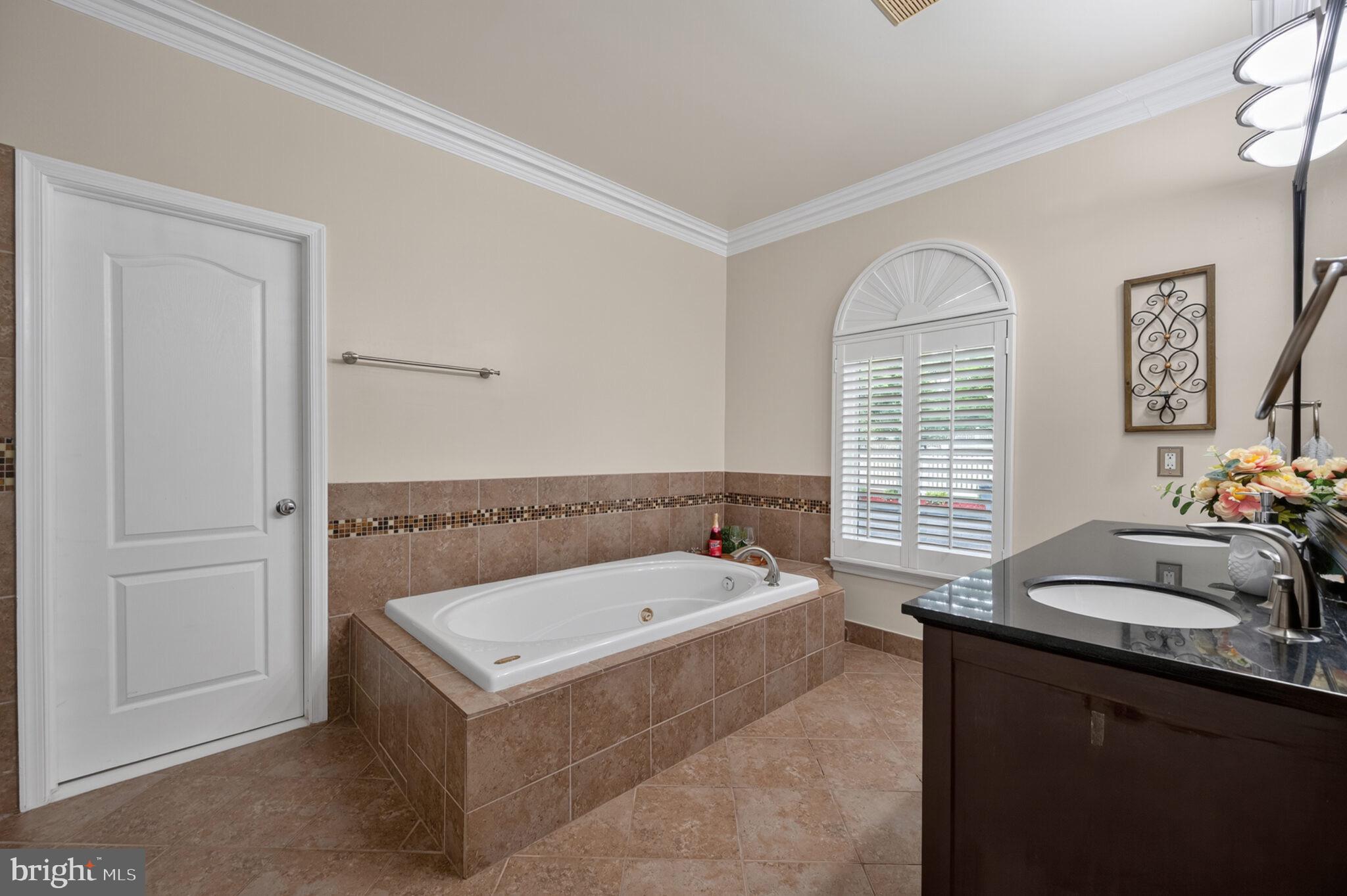 SUZANNE'S WAY - Residential