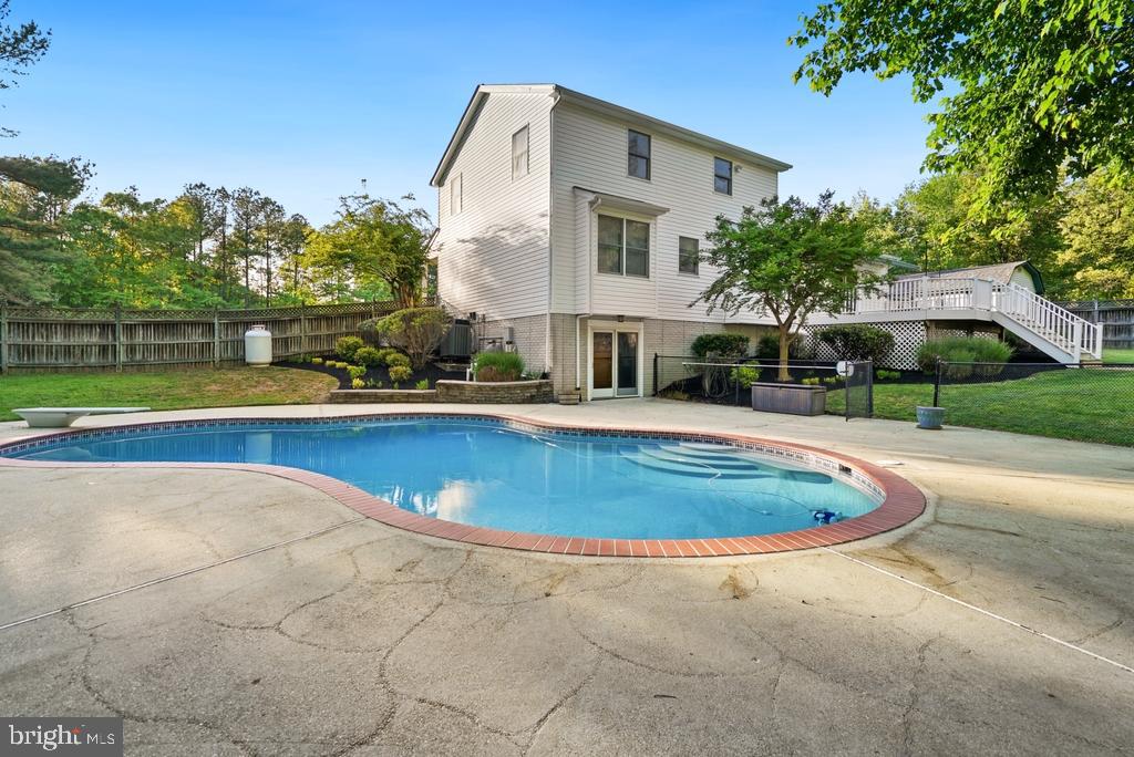 CRESCENT RUN - Residential