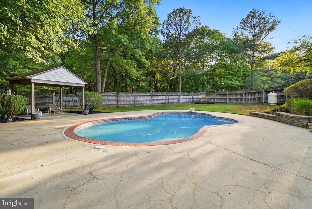 CRESCENT RUN - Residential