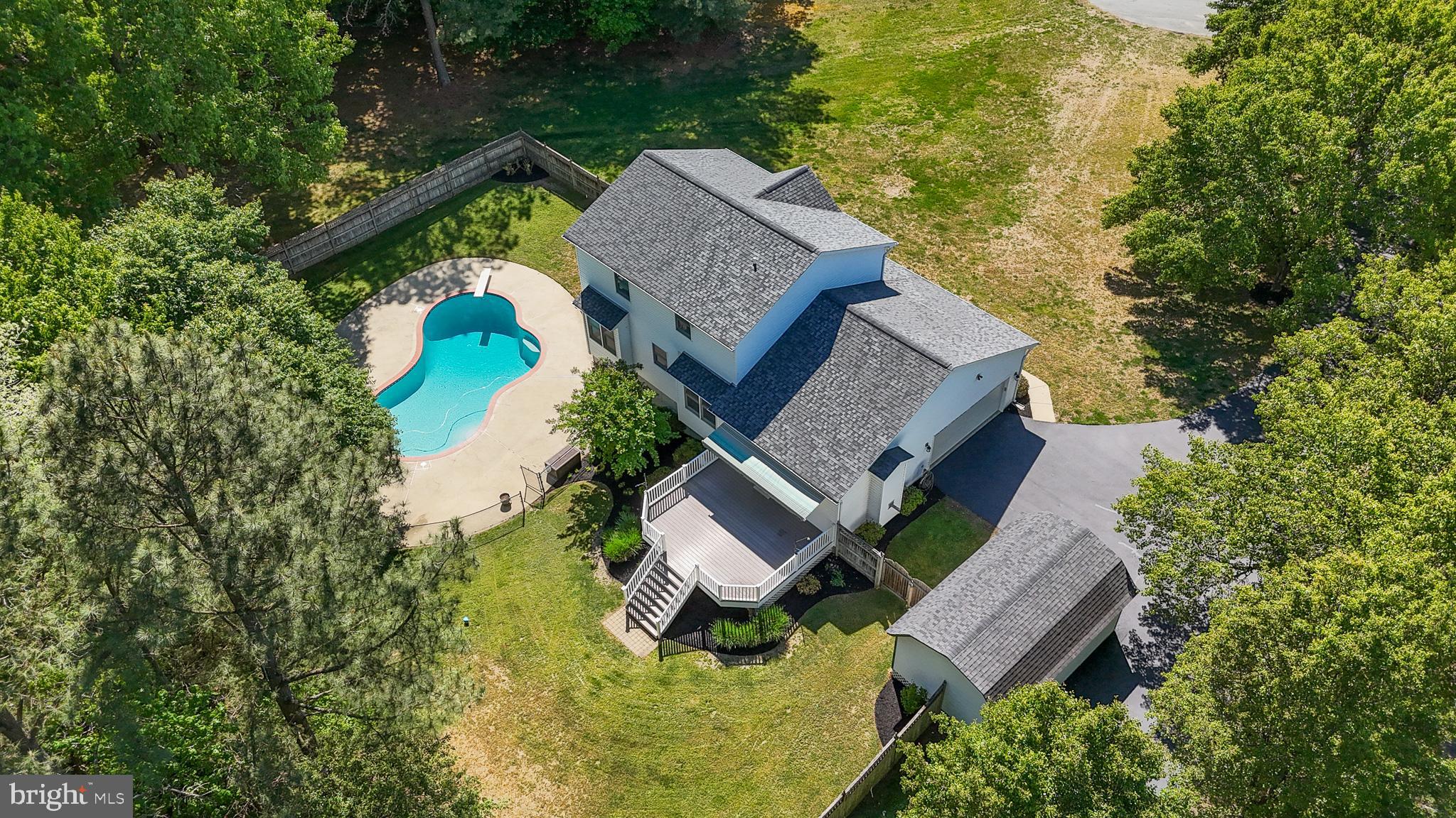 CRESCENT RUN - Residential