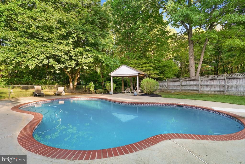 CRESCENT RUN - Residential