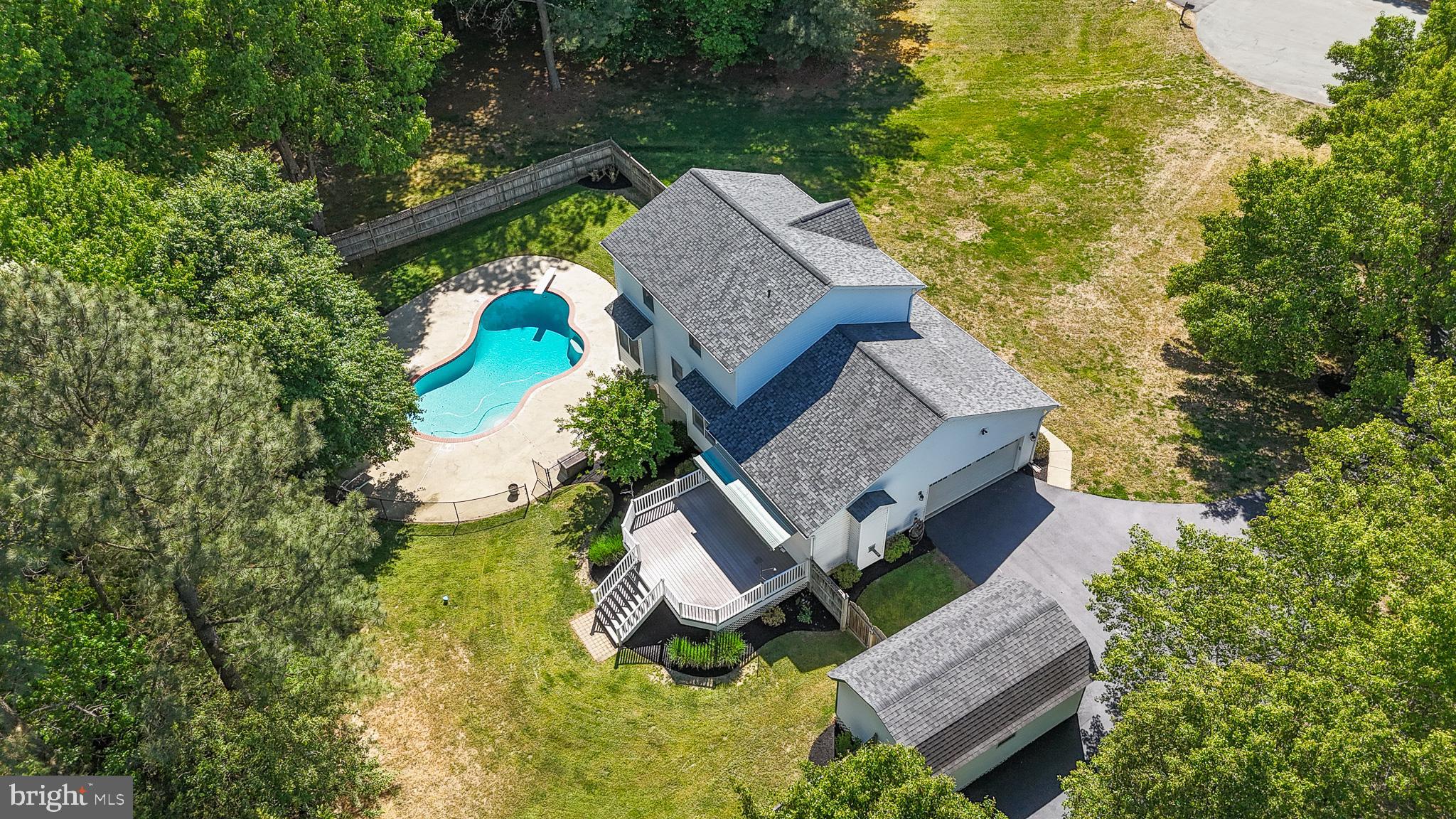 CRESCENT RUN - Residential