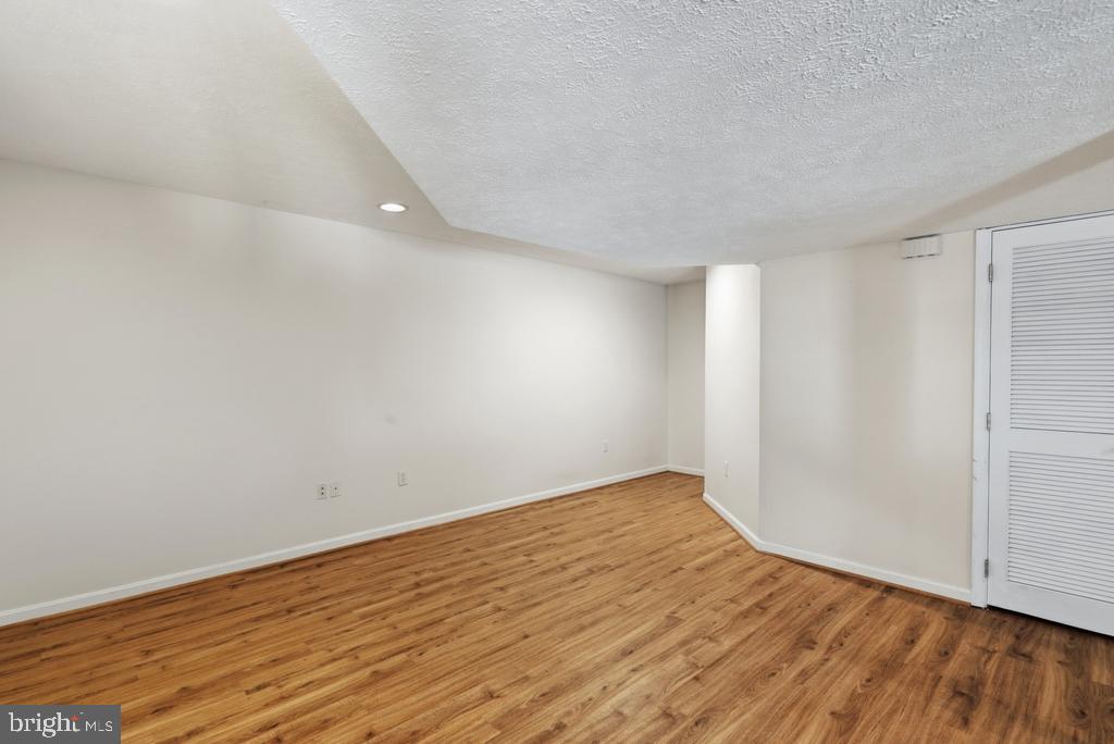 CRESCENT RUN - Residential