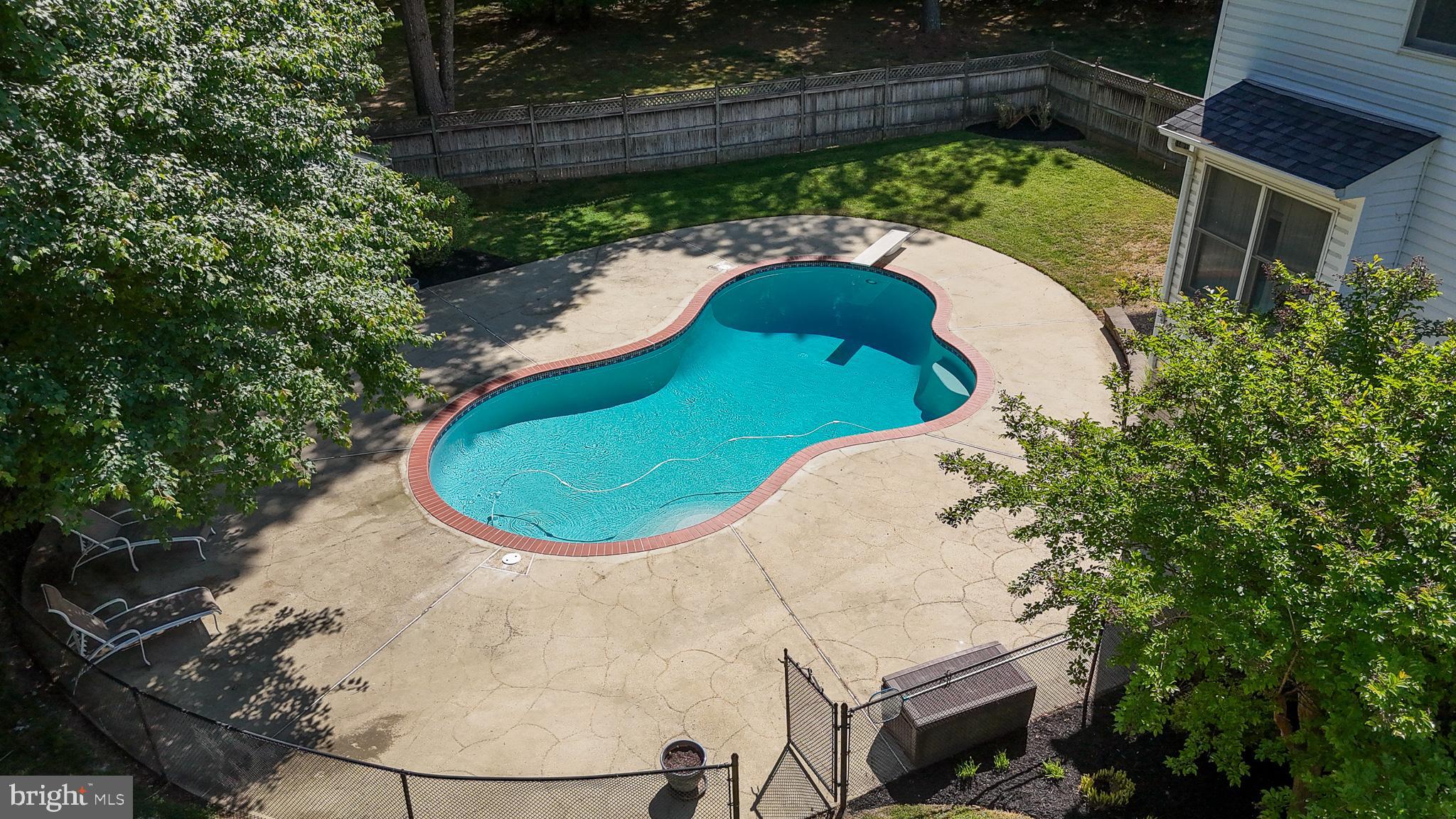 CRESCENT RUN - Residential