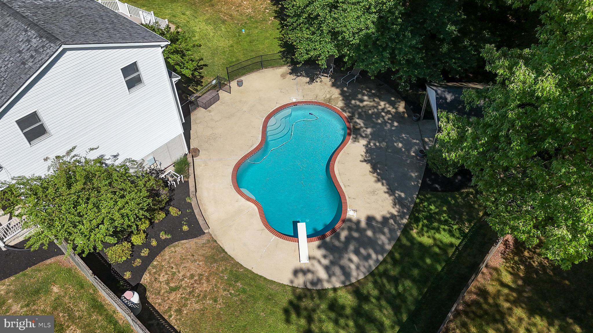 CRESCENT RUN - Residential