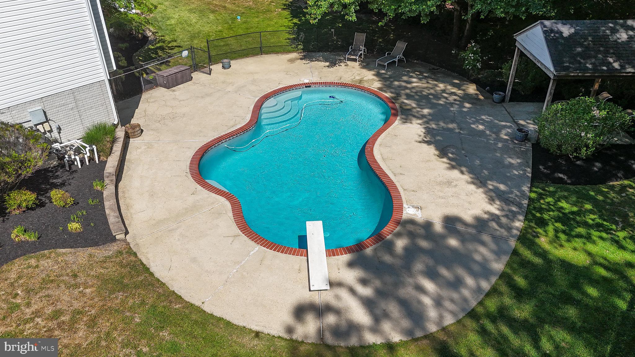 CRESCENT RUN - Residential