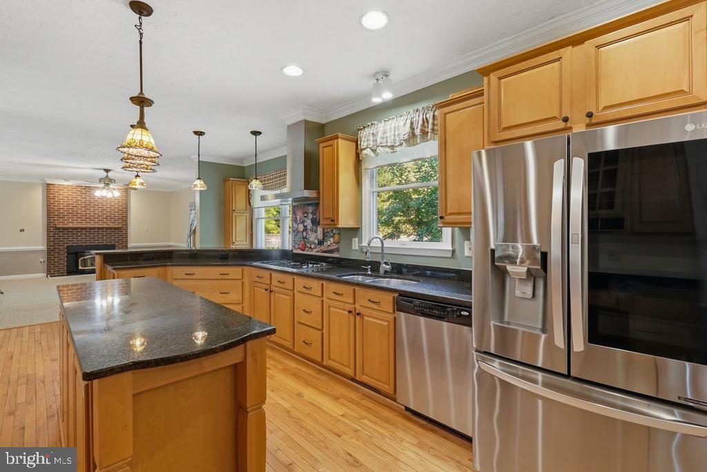 CRESCENT RUN - Residential