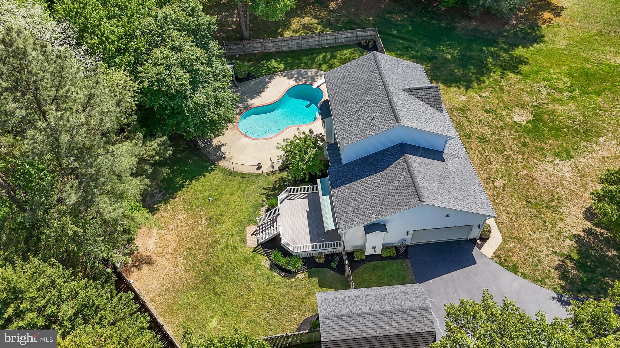 CRESCENT RUN - Residential