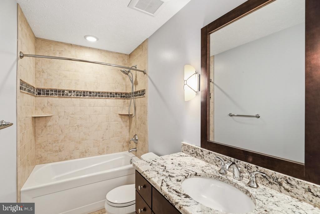 CRESCENT RUN - Residential