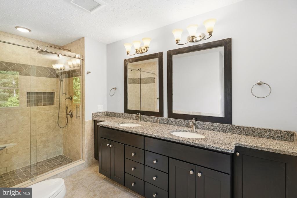 CRESCENT RUN - Residential