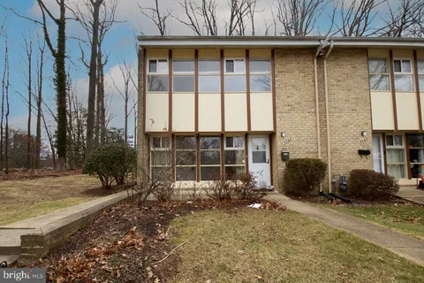 4463 Forest Glen Ct, Annandale, VA MLS: VAFX2222328
