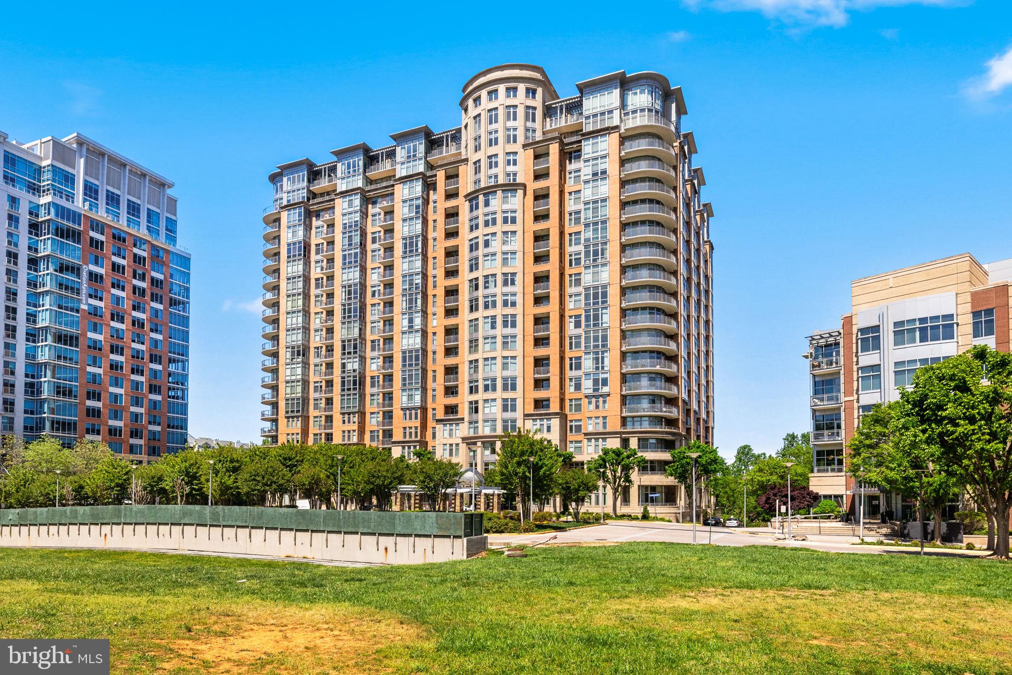 ONE PARK CREST - Residential