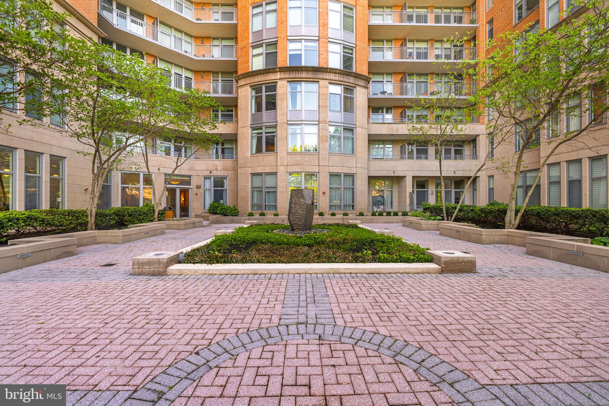 ONE PARK CREST - Residential