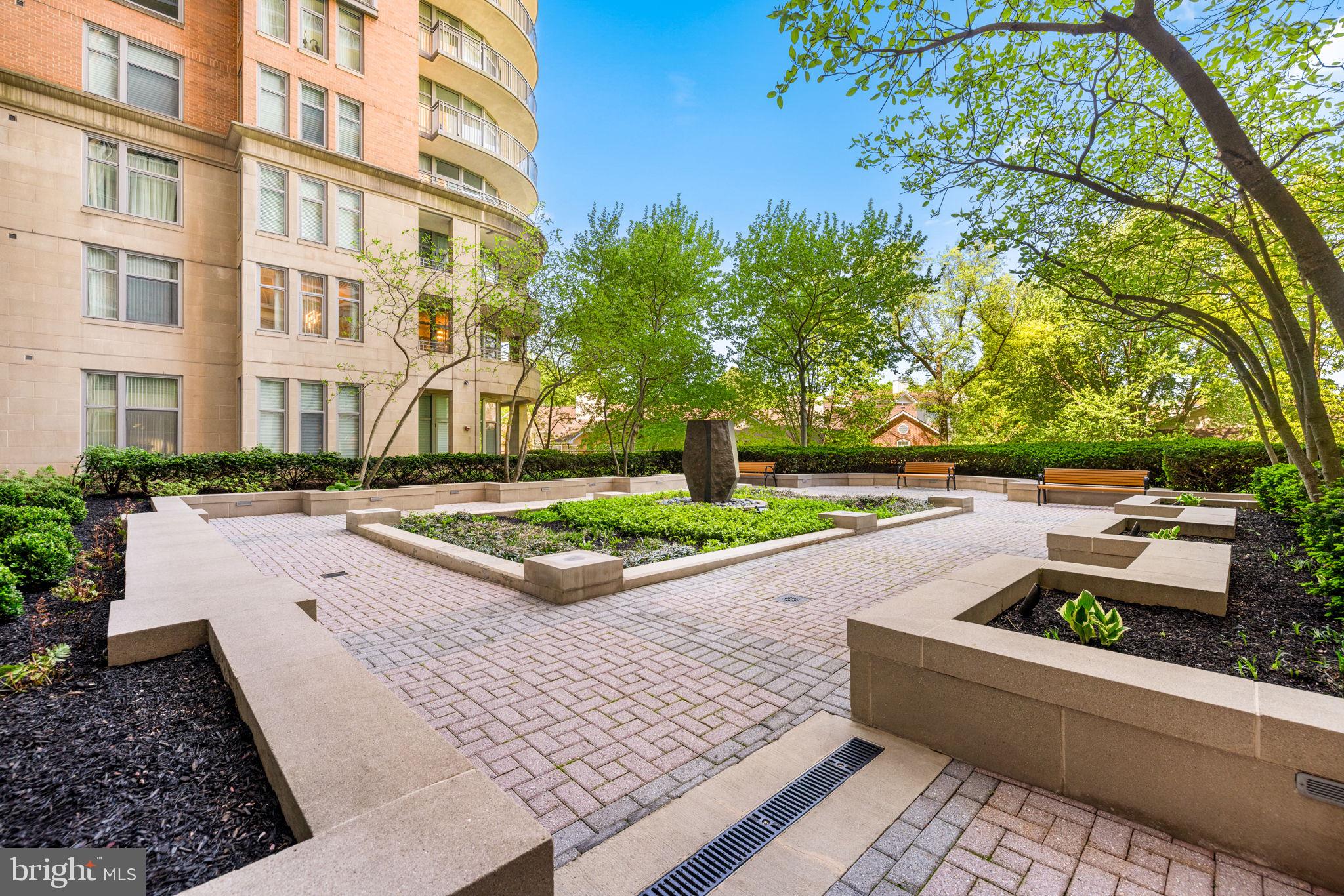 ONE PARK CREST - Residential
