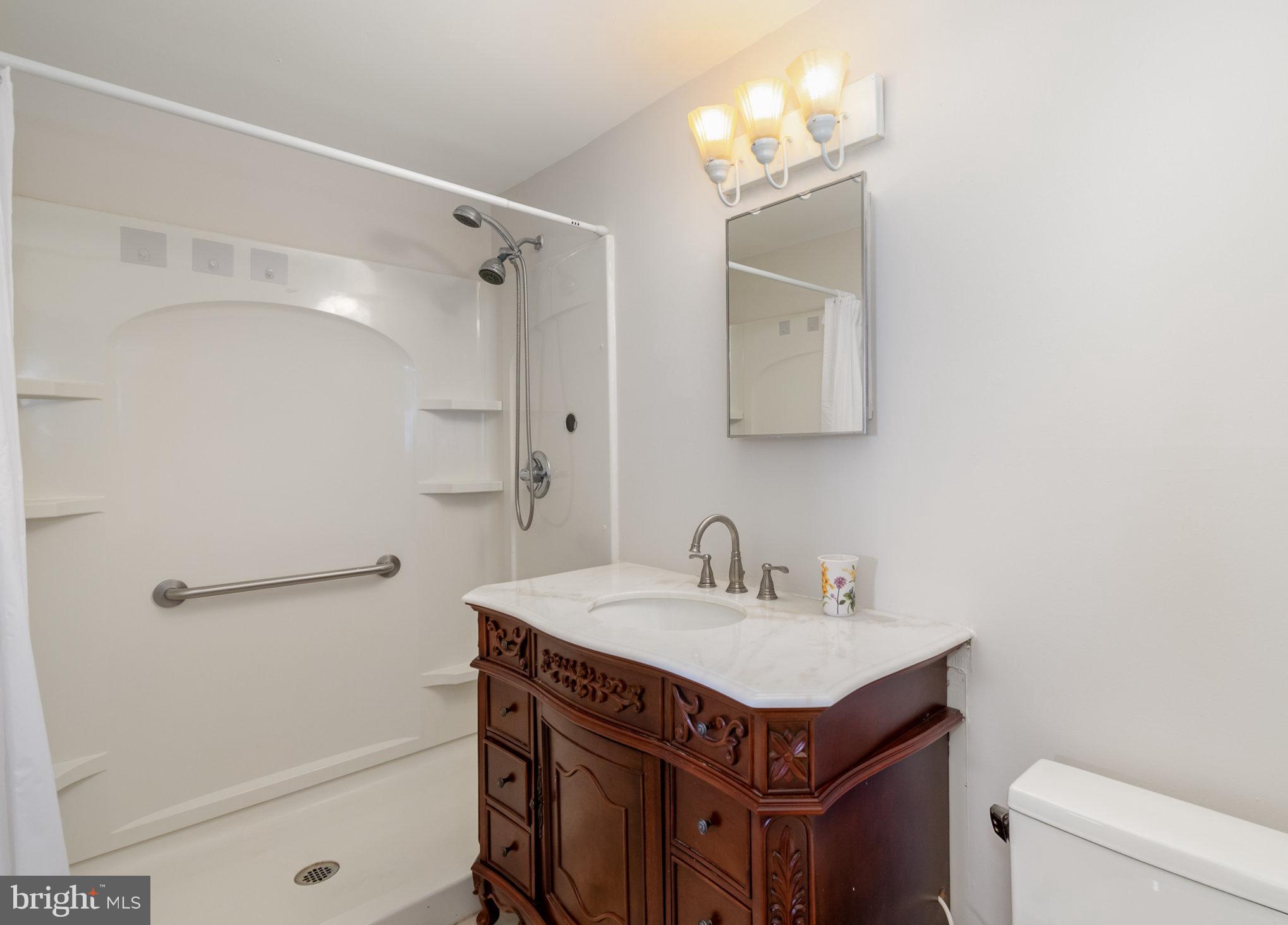 WOODBRIDGE VALLEY - Residential