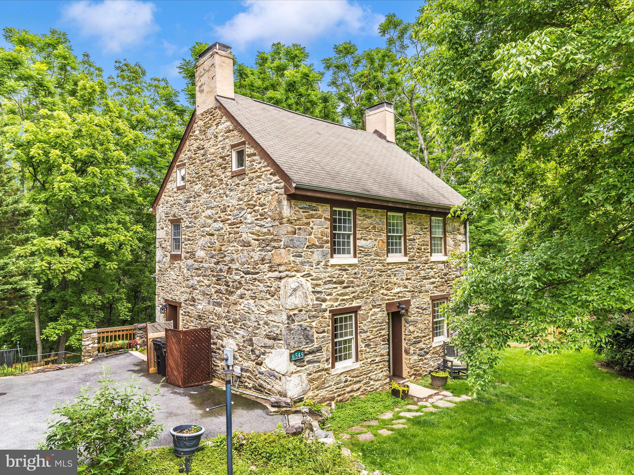 6549 TWIN LAKE DRIVE
