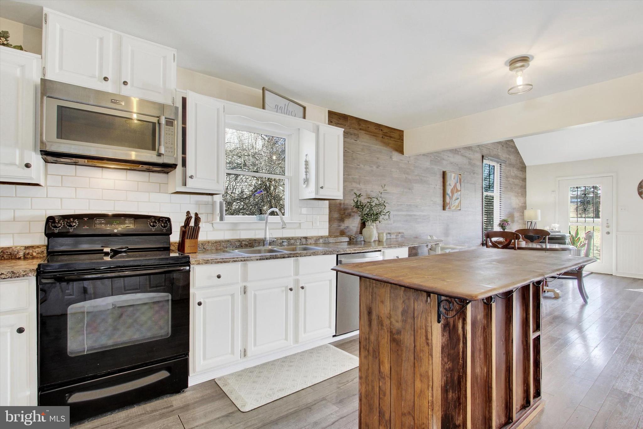 LAKE MEADE - Residential