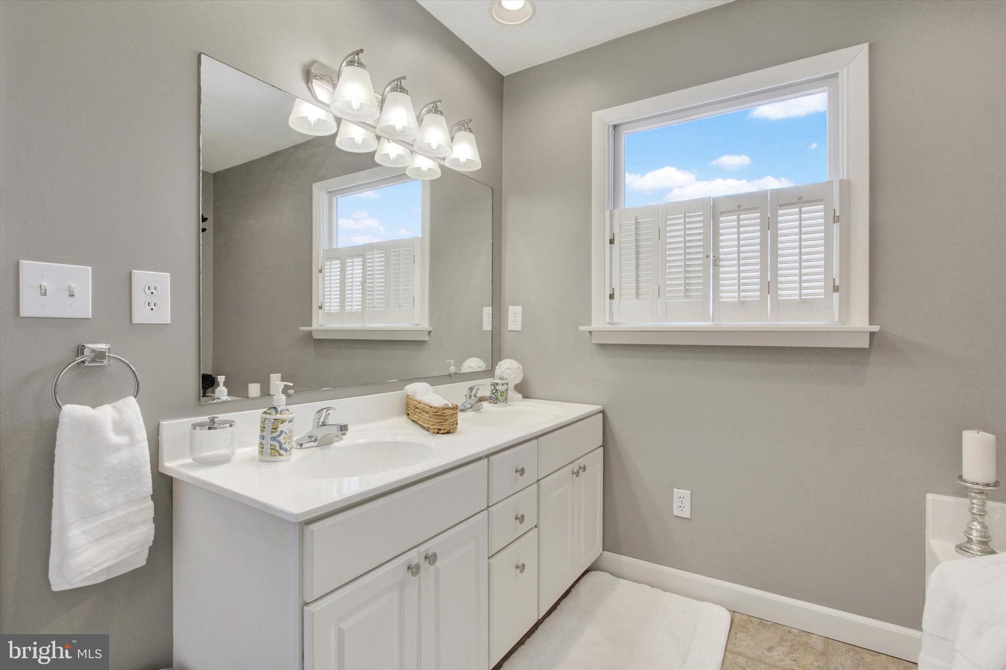 LAKE MEADE - Residential