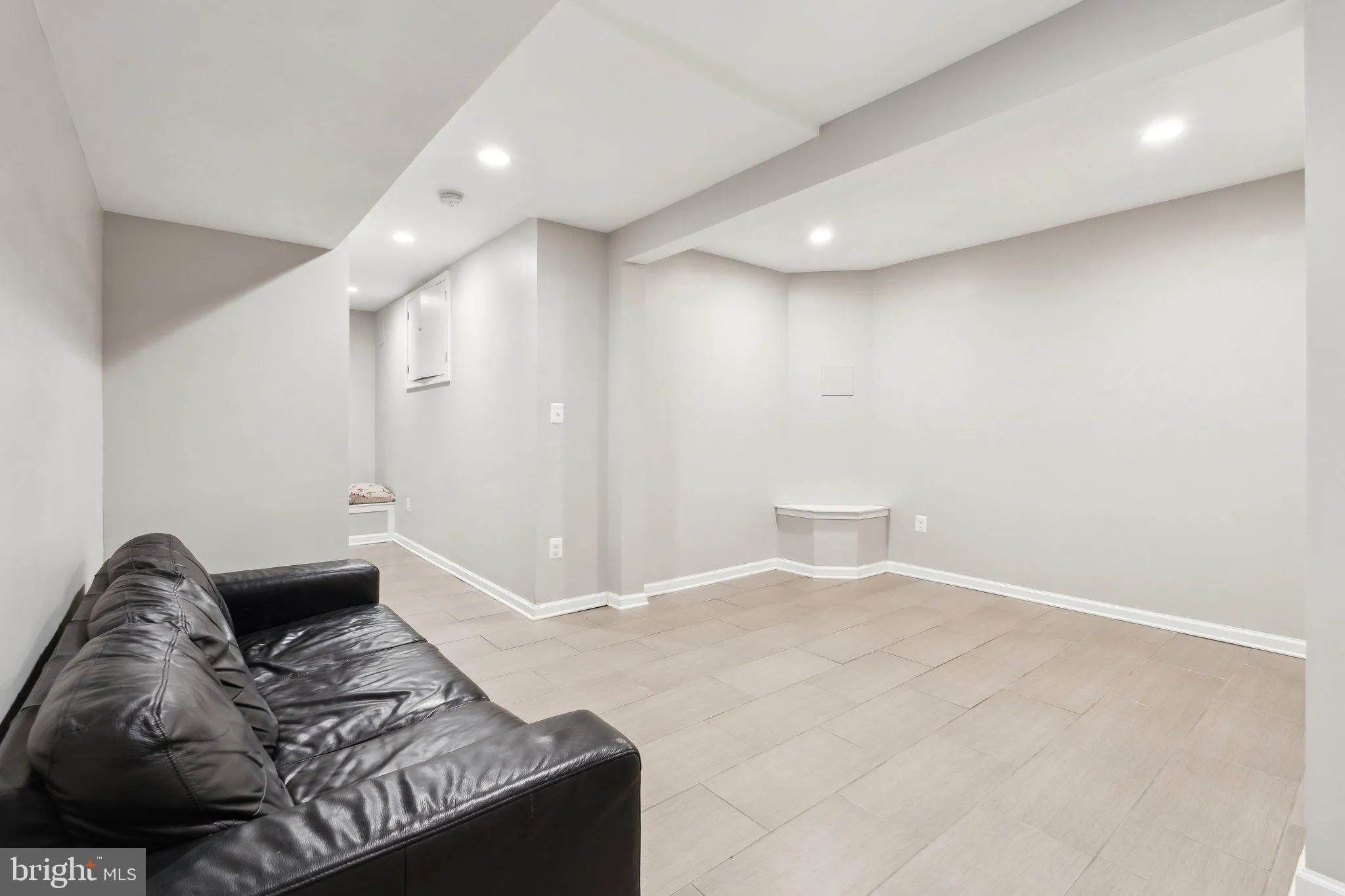 Towson, Maryland 21204, United States, 4 Bedrooms Bedrooms, ,3 BathroomsBathrooms,Residential,Contingent,122131