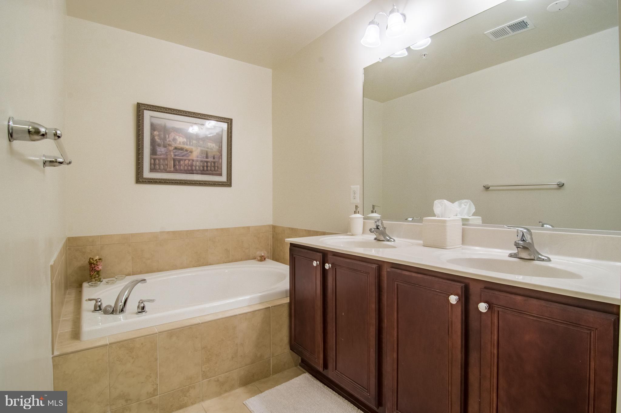 RESERVOIR RIDGE - Residential