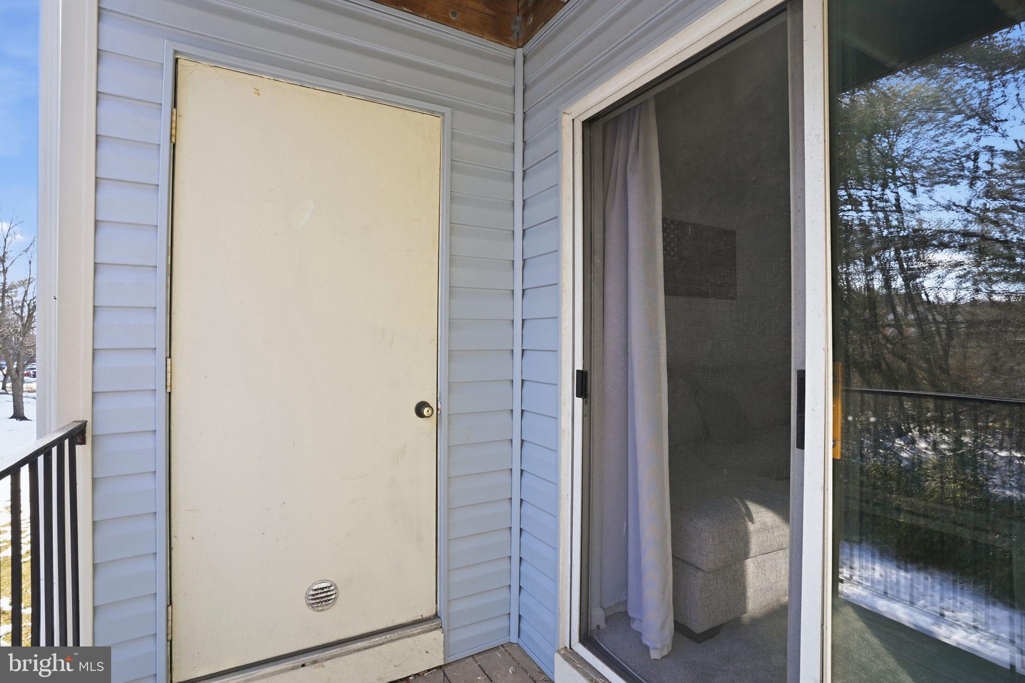 CROMWELL FOUNTAIN - Residential