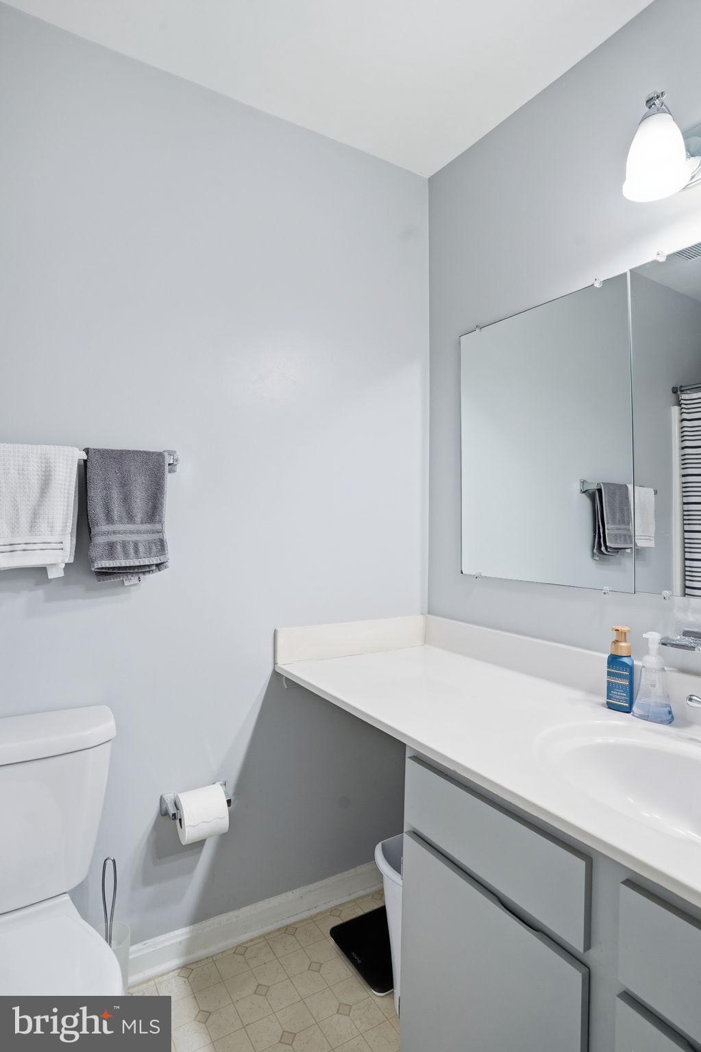 CROMWELL FOUNTAIN - Residential