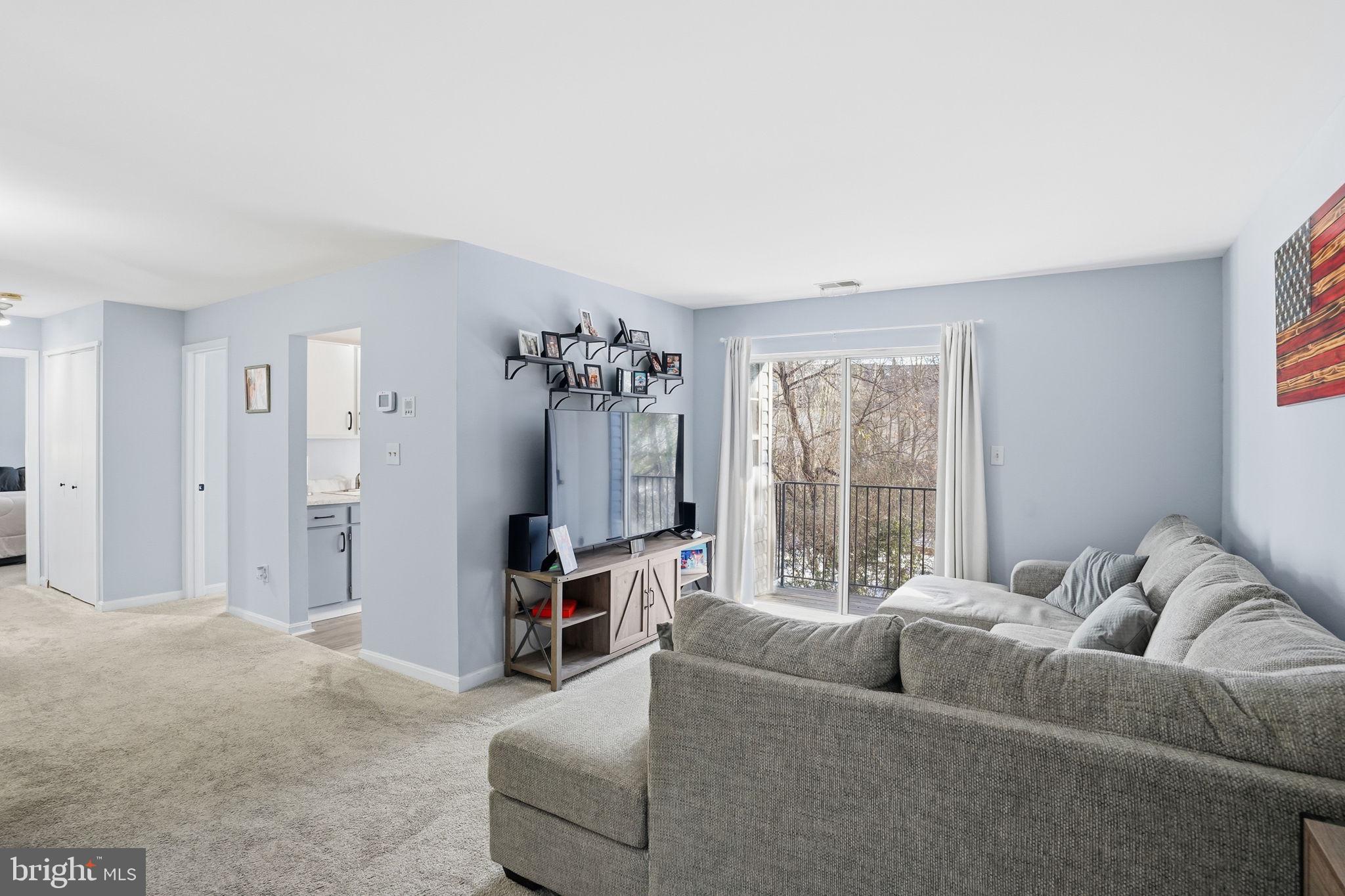 CROMWELL FOUNTAIN - Residential