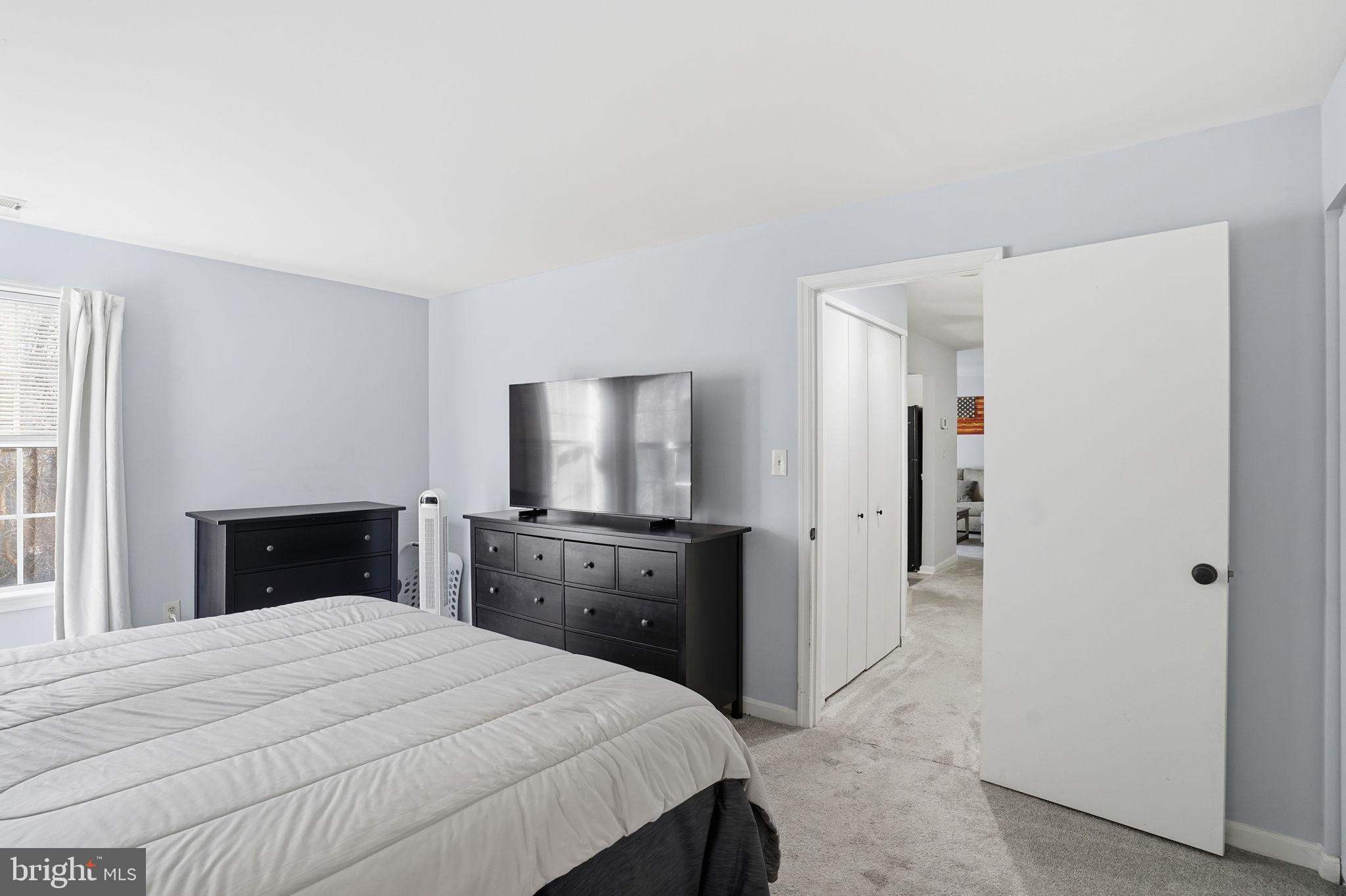 CROMWELL FOUNTAIN - Residential