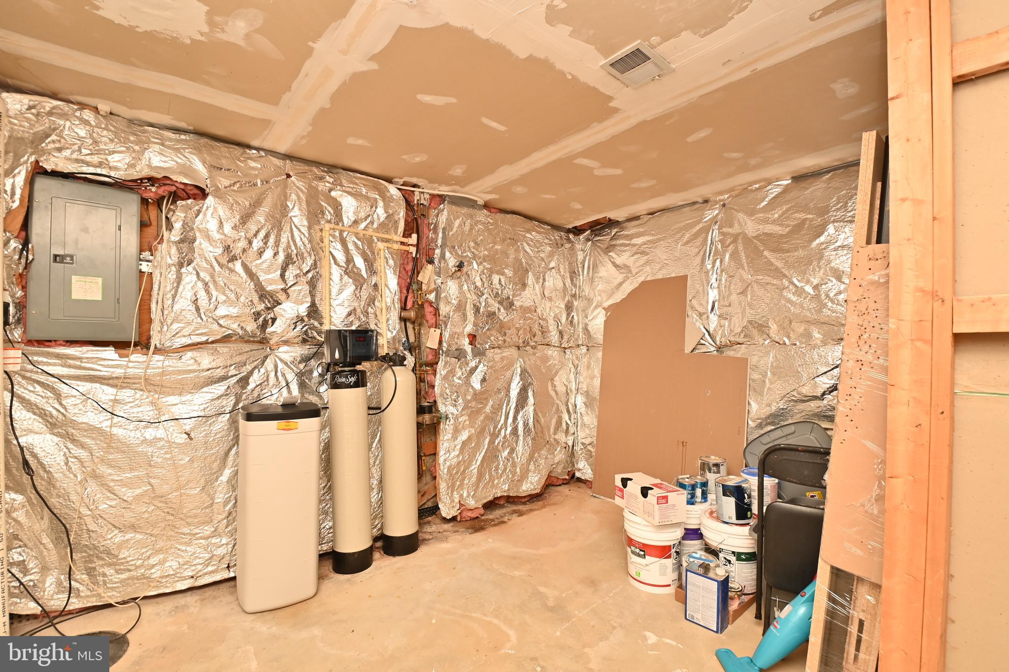 MONTPELIER HILLS - Residential Lease