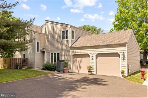 Townhouse For Rent - 130 Westbury Court<br/> Bucks County, DOYLESTOWN, PA 18901