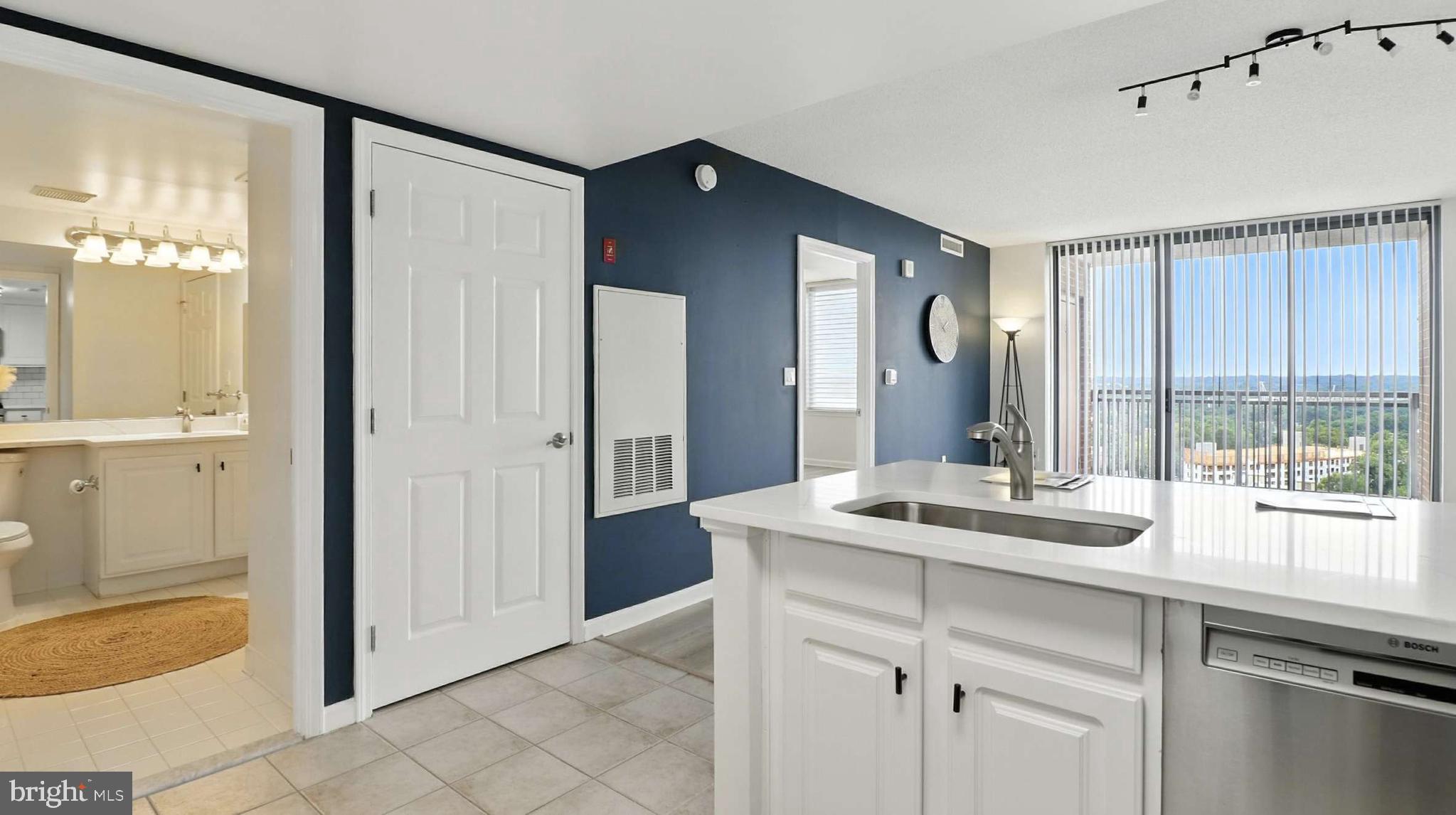 GALLERY AT WHITE FLINT - Residential Lease