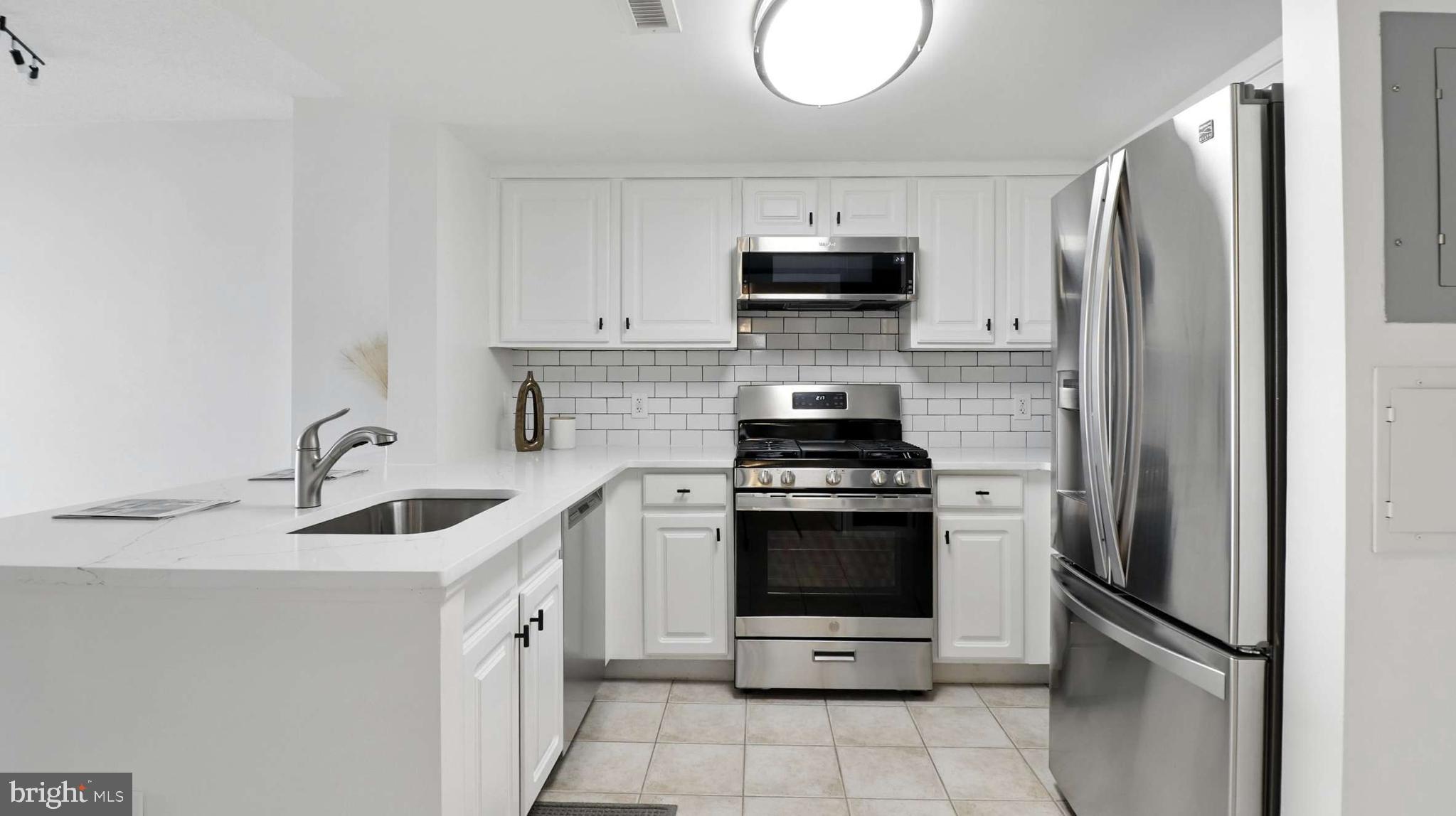 GALLERY AT WHITE FLINT - Residential Lease