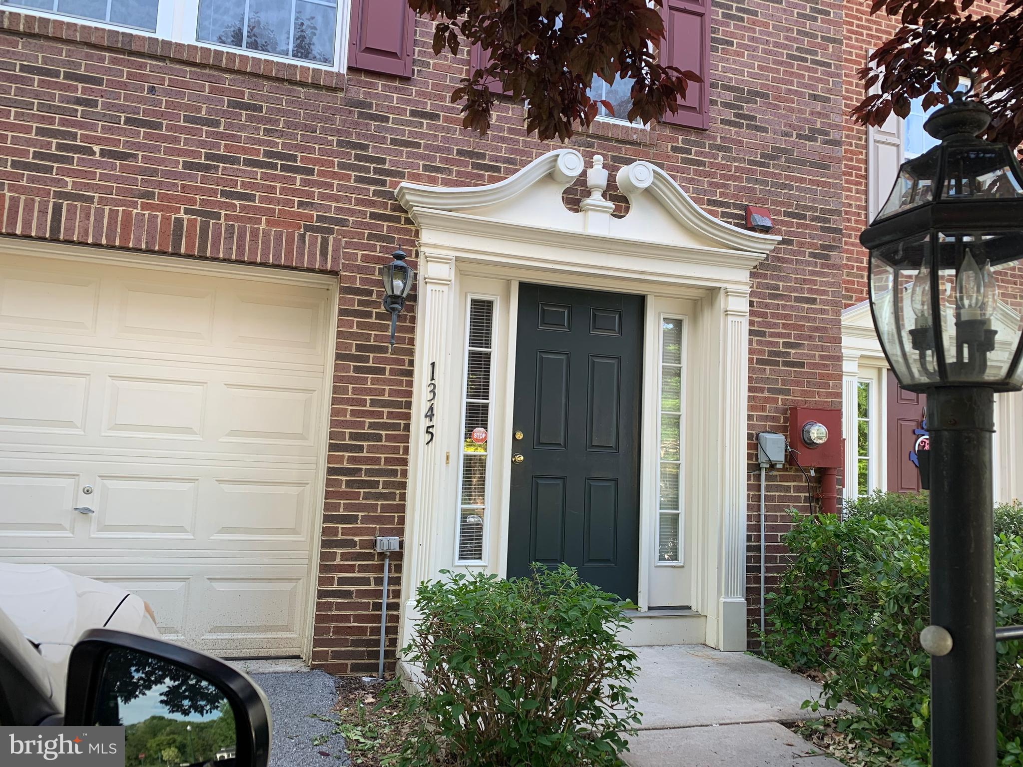 LAKELAND PLACE - Residential Lease