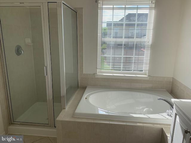 LAKELAND PLACE - Residential Lease