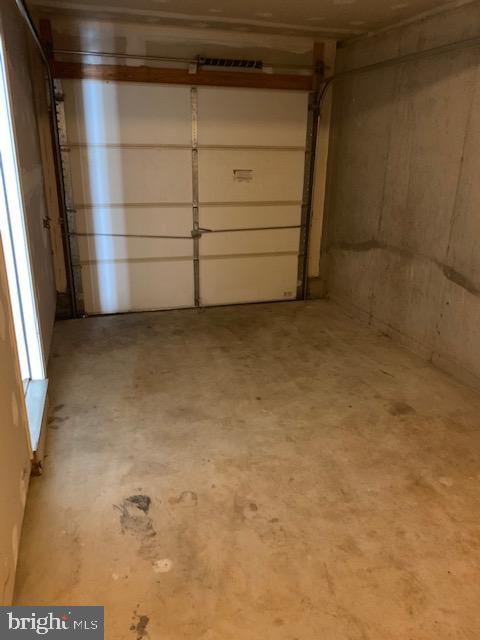 LAKELAND PLACE - Residential Lease