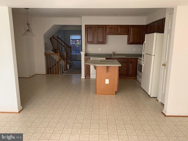 LAKELAND PLACE - Residential Lease