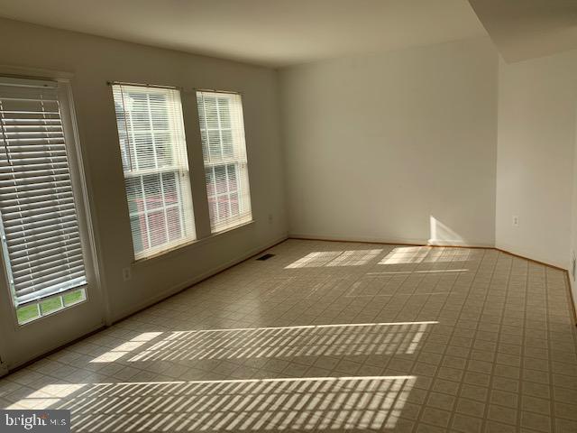 LAKELAND PLACE - Residential Lease