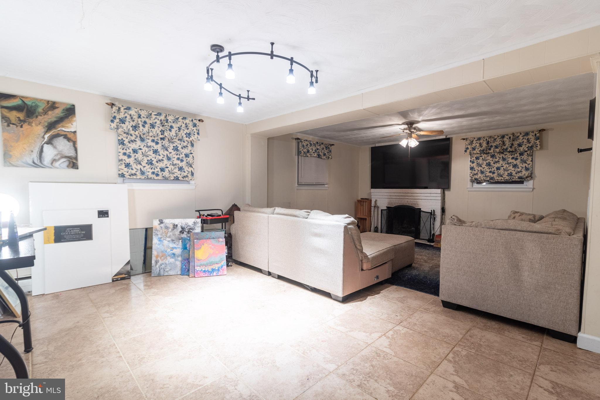 SHERWOOD FOREST - Residential