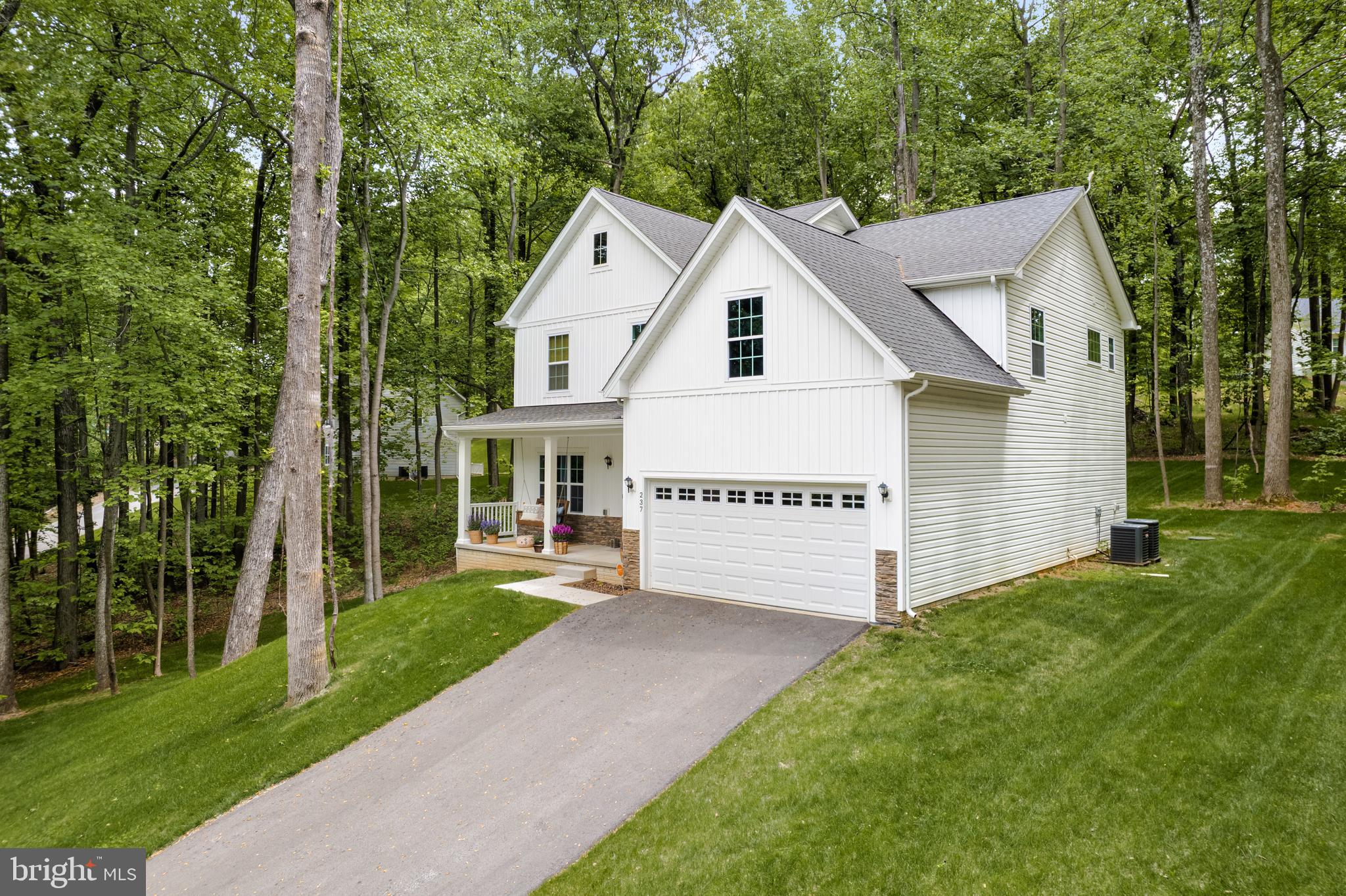 LAKE FOREST ESTATES - Residential