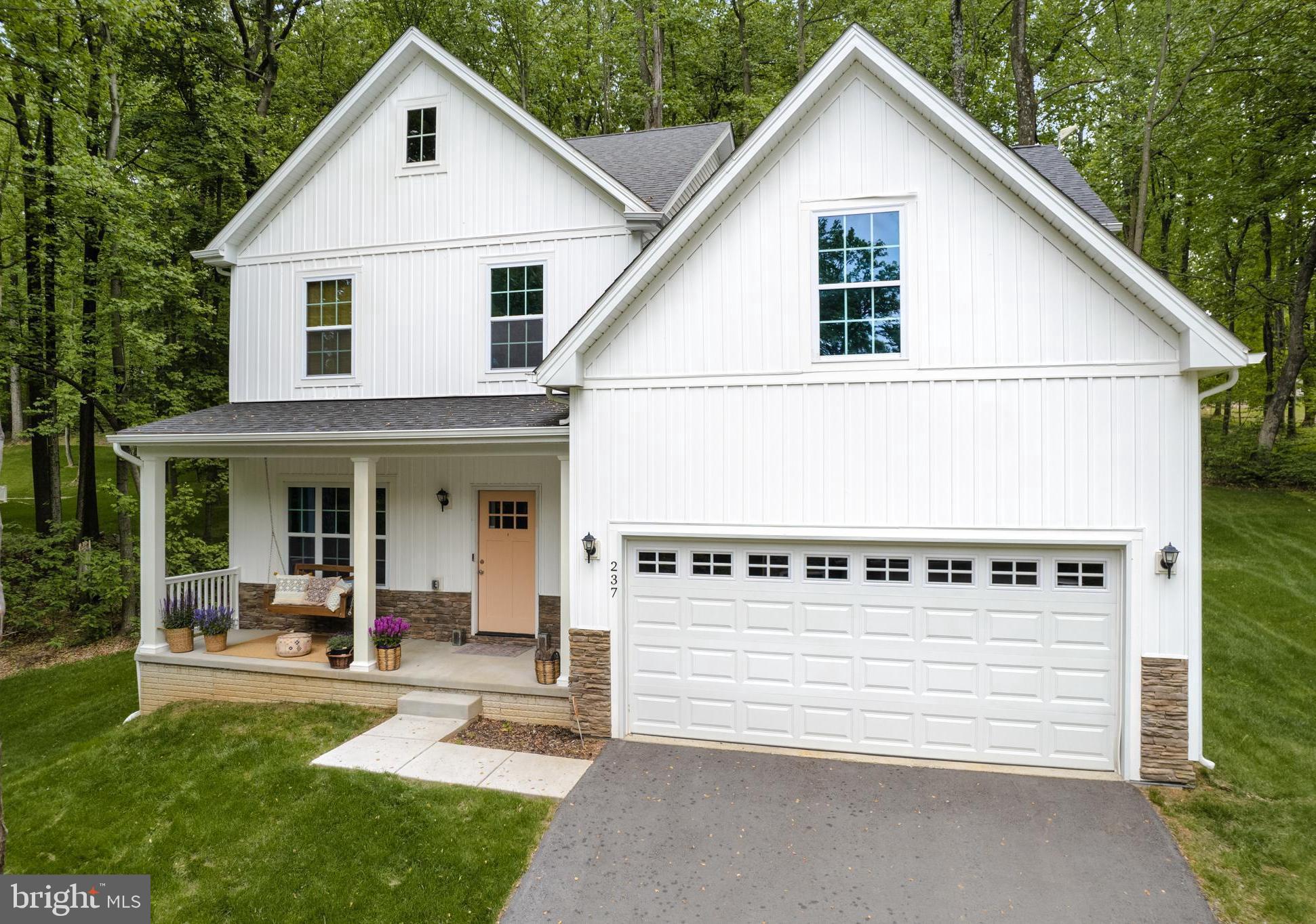 LAKE FOREST ESTATES - Residential