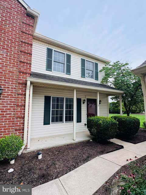 Townhouse For Sale - 2063 D Raleigh Road<br/> HUMMELSTOWN, PA 17036