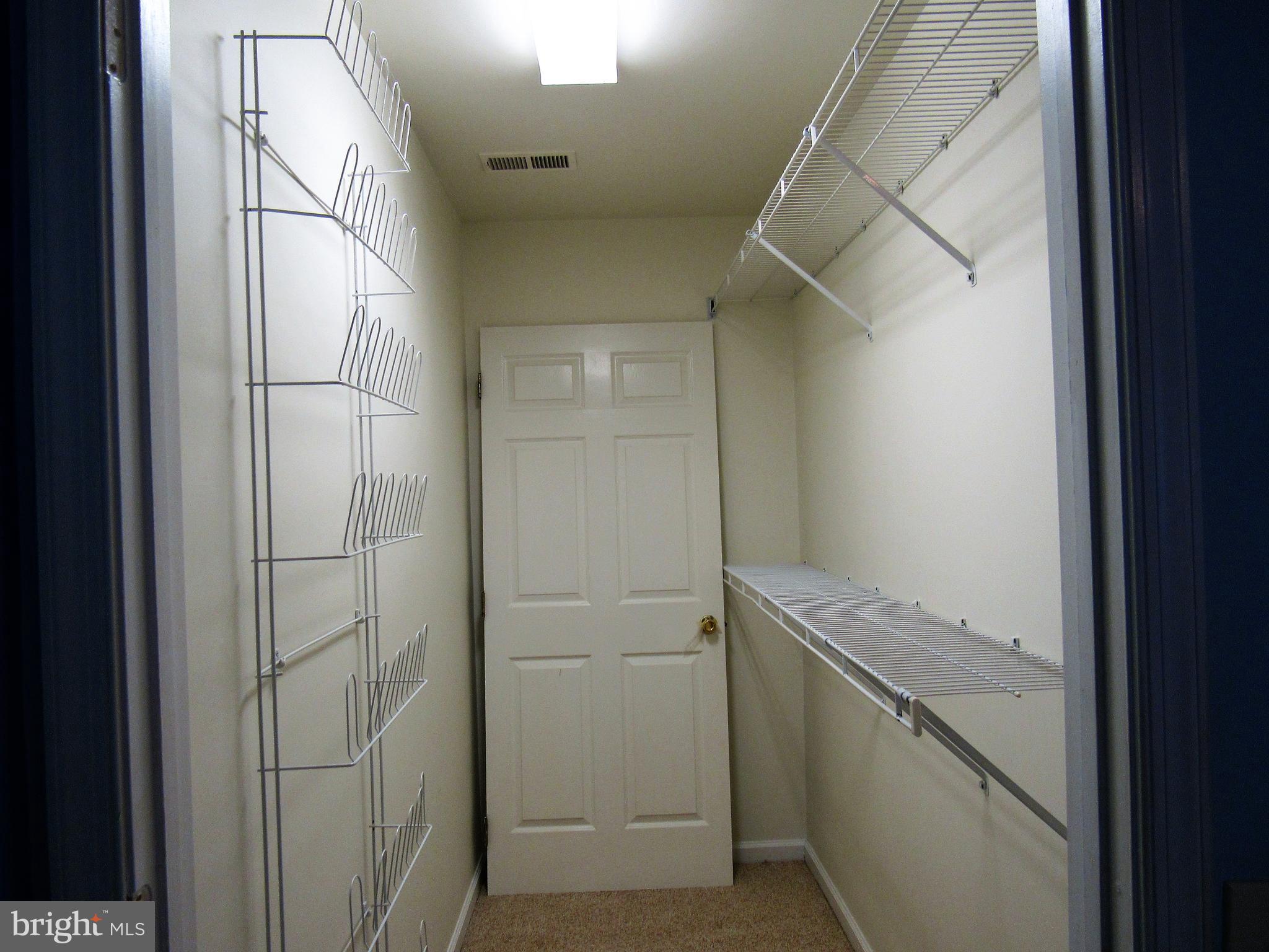 BULL RUN CONDO - Residential