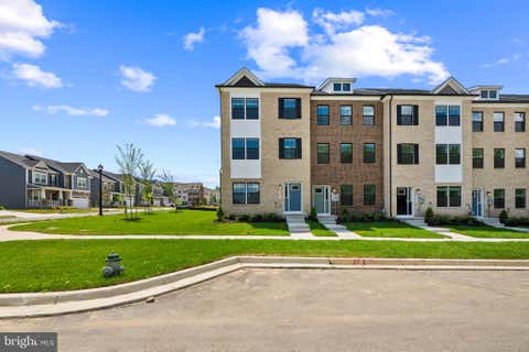 Townhouse For Sale - 10710 Meridian Hill Way<br/> UPPER MARLBORO, MD 20772