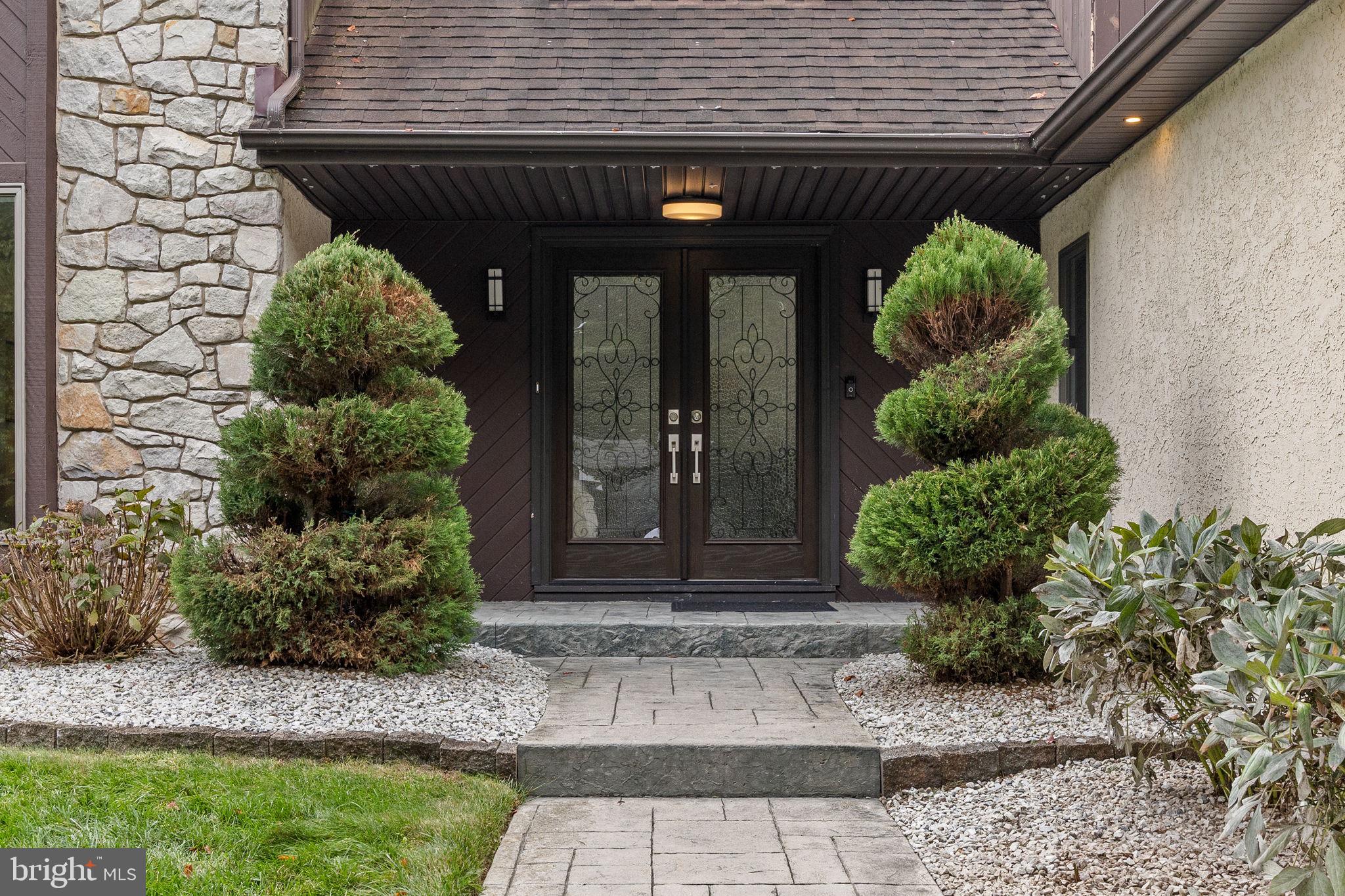 885 SPRING VIEW DRIVE