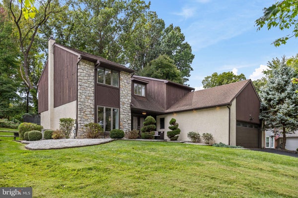 885 SPRING VIEW DR, SOUTHAMPTON, PA 18966 - Image f9acbdf2f54372c5ef67110c711bbd36/792653712